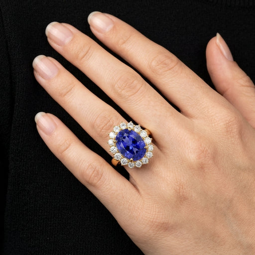 Tanzanite 18.20ct tw Ring with  2.50ct Diamonds in 14kt Gold
