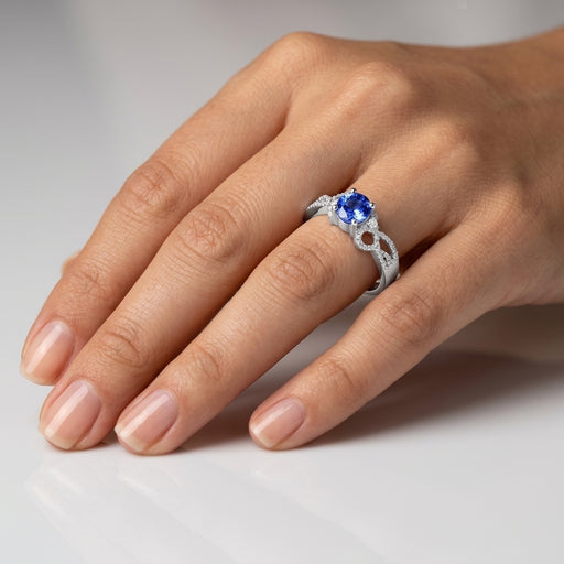 Tanzanite 0.85 ct tw Ring with 0.35 Diamonds & 14kt Gold