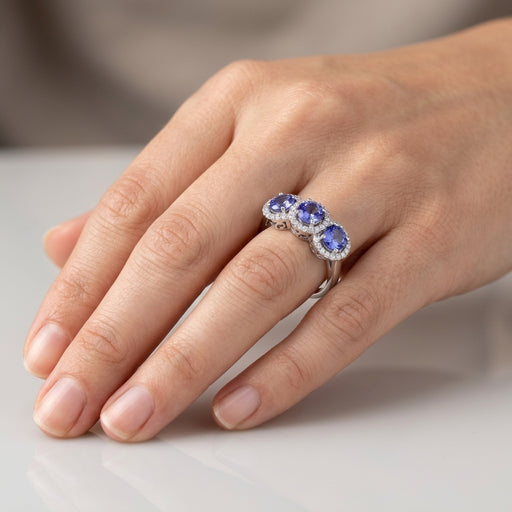 Tanzanite 2.50 ct tw Ring with 0.35 ct tw Diamonds & 14kt Gold