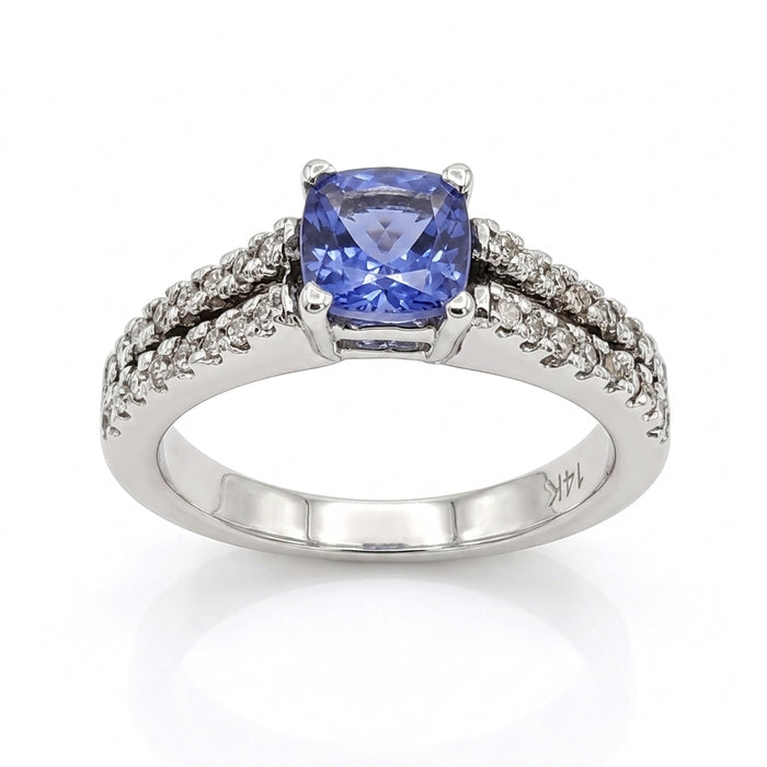 Tanzanite 0.90 ct tw Ring with 0.20ct tw Diamonds in 14kt Gold