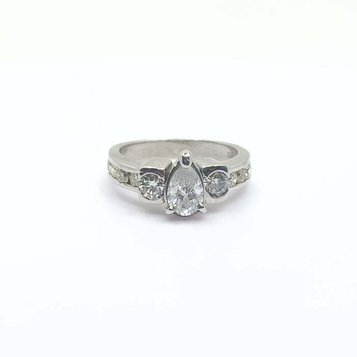 Diamond Engagement Ring Women's Pear cut 0.70cttw 14kt Gold