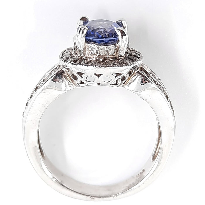 Tanzanite 1.71ct tw Ring with 0.50ct tw diamonds in 14kt Gold