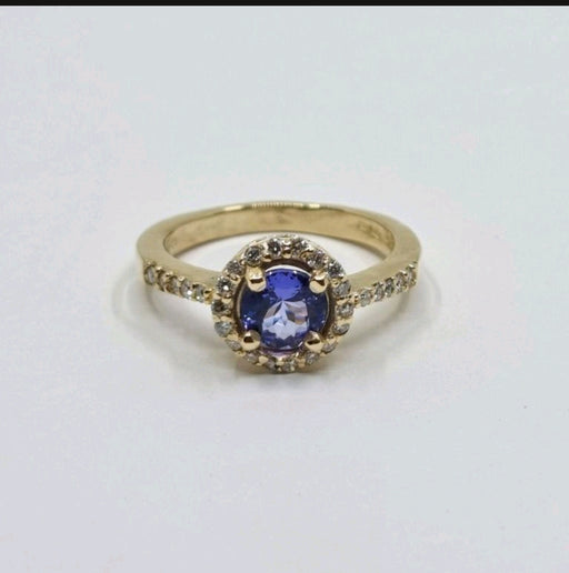 Tanzanite 1.00 ct tw Ring with 0.30 Diamonds & 14kt Gold