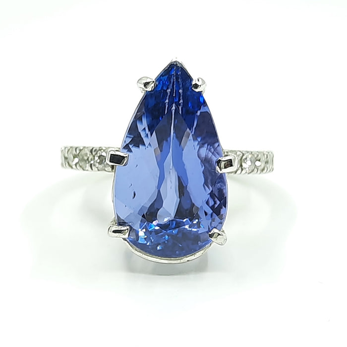 Tanzanite 11.10ct tw Ring with 0.52ct tw Diamonds in 14kt Gold
