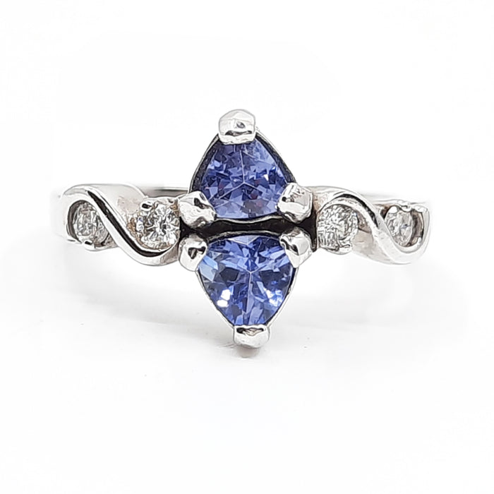 Tanzanite 0.70 ct tw Ring with 0.25ct tw Diamonds in 14kt Gold
