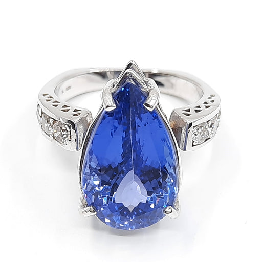 Tanzanite 11.61ct tw Ring with 0.65ct tw Diamonds in 14kt Gold