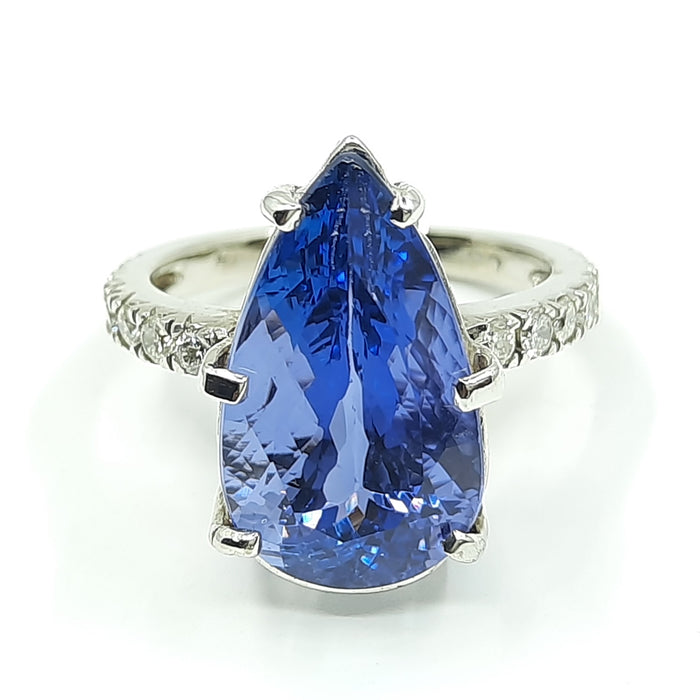 Tanzanite 11.10ct tw Ring with 0.52ct tw Diamonds in 14kt Gold