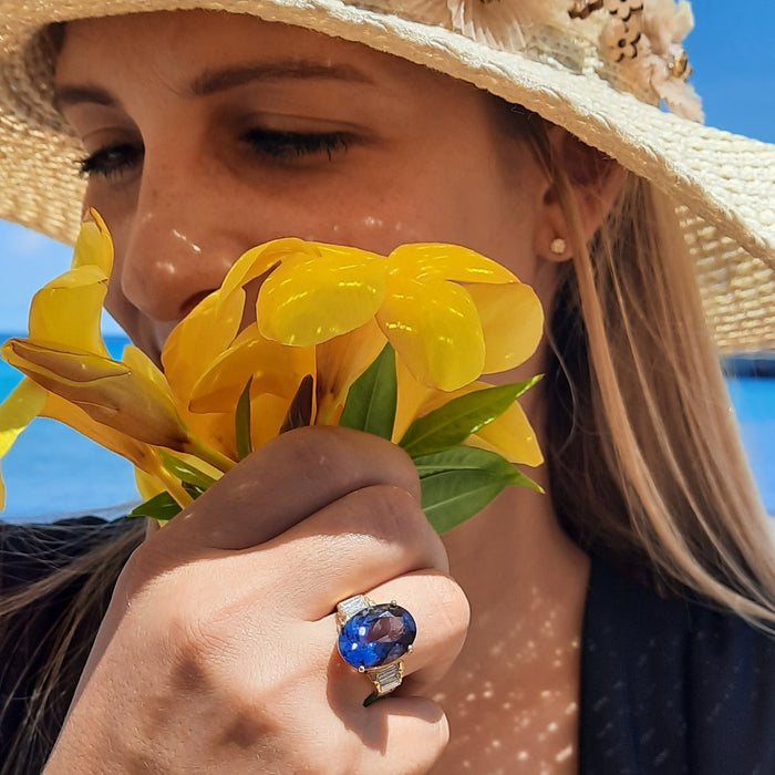 Tanzanite 7.01ct tw Ring with 0.70 Diamonds in 14kt Gold