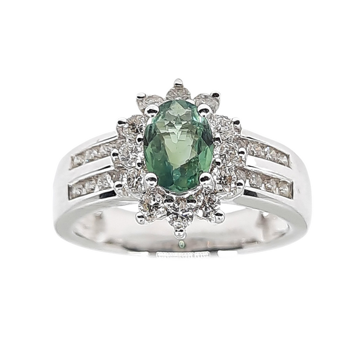 Emerald 0.85ct tw and Diamond 0.55ct tw Women's Ring in 14kt Gold