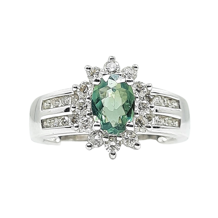 Emerald 0.85ct tw and Diamond 0.55ct tw Women's Ring in 14kt Gold